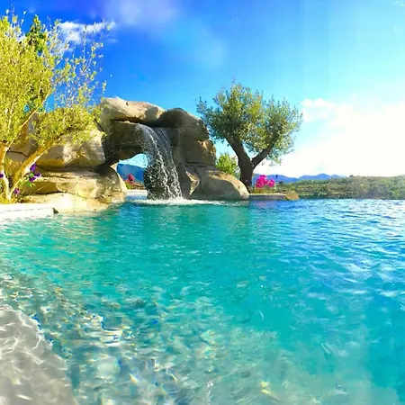 אכסניה Wild Boar Mountain, South Of France Very Private And Pool *